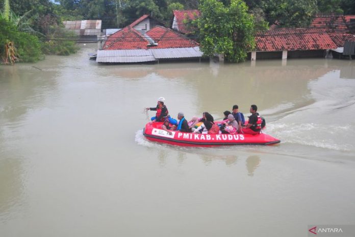 Sekitar 11 kecamatan di Kabupaten Demak terendam banjir (f:ist/mistar)