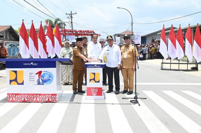 Presiden RI Jokowi resmikan ruas jalan daerah Provinsi Sumut atau Inpres Jalan Daerah (IJD) di Jalan DI Panjaitan, Kecamatan Tanjung Balai Utara, Kota Tanjungbalai (f:ist/mistar)