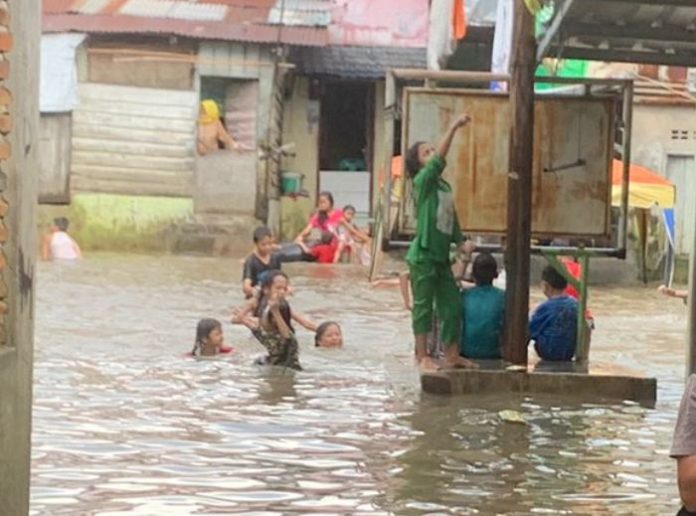 Medan Diguyur Hujan, Kampung Aur Terendam Banjir