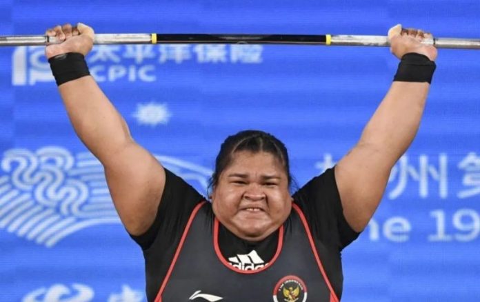 Atlet angkat besi putri Nurul Akmal menjadi orang Indonesia ke-10 yang lolos berlaga di Olimpiade Paris 2024 (:ist/mistar)