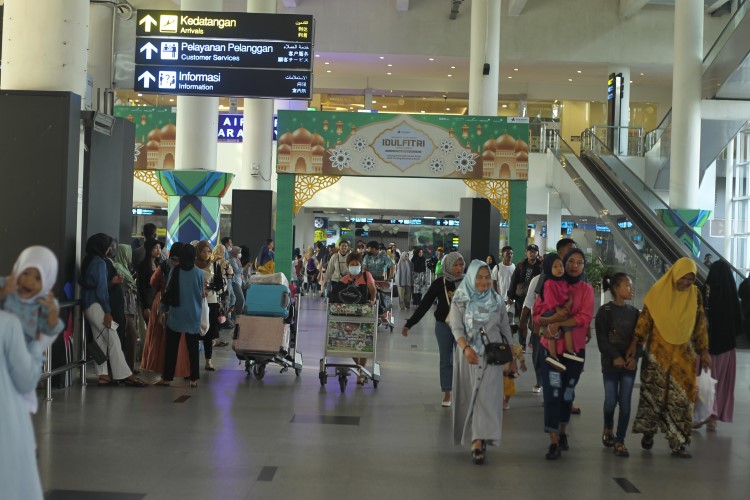 Pada H-2 Idul Fitri 2024 penumpang mengalami lonjakan di bandara Kualanamu
