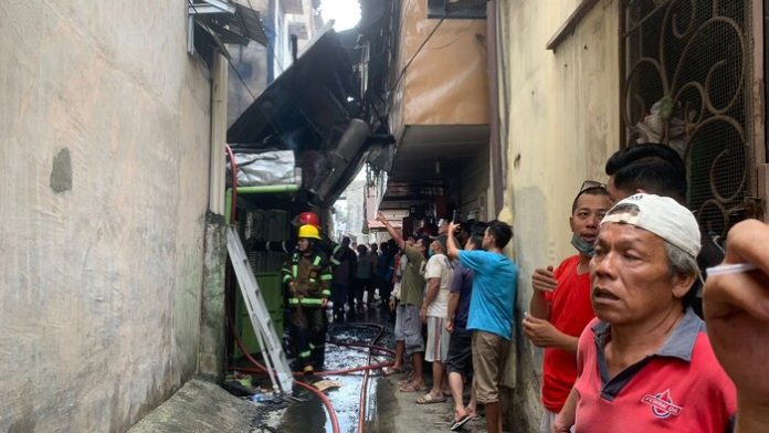 Empat unit rumah terbakar di Medan Denai (f:raja/mistar)