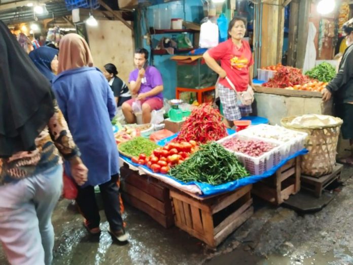 Pedagang cabai di pasar dwikora pematangsiantar