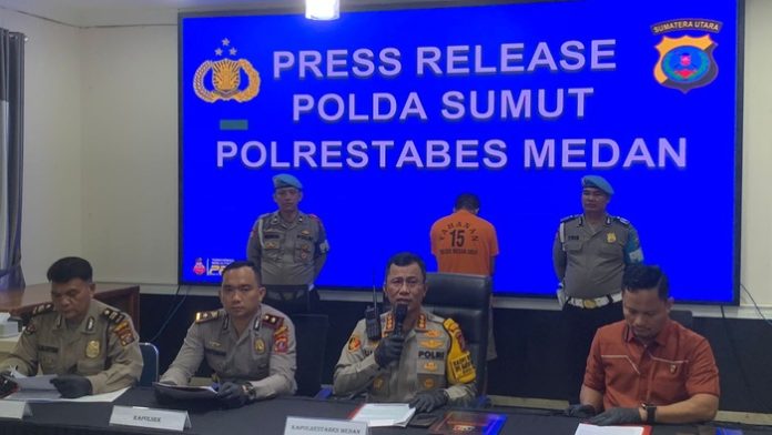Kapolrestabes Medan Kombes Pol Teddy Jhon Sahala Marbun gelar konferensi pers soal anak bunuh ibu kandung (f:raja/mistar)