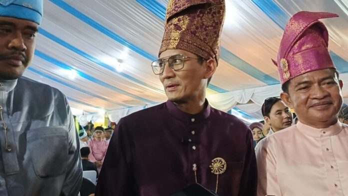 Sandiaga Uno mendukung Bobby Nasution jadi Gubernur Sumatera Utara. (f:iqbal/mistar)