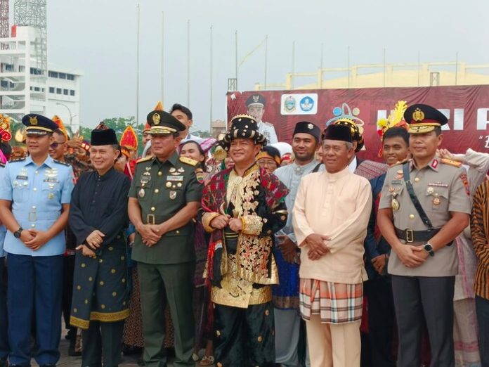 Penjabat (Pj) Gubernur Sumatera Utara (Gubsu), Hassanudin saat di peringatan Hari Pendidikan Nasional (Hardiknas) 2024. (f:iqbal/mistar)