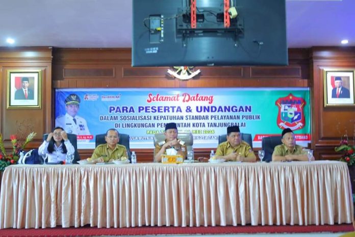 acara Pembinaan dan Pendampingan Serta Persiapan Evaluasi Terhadap Kepatuhan Standar Pelayanan Publik di Aula Sutrisno Hadi Kantor Walikota Tanjungbalai (f:ist/mistar)