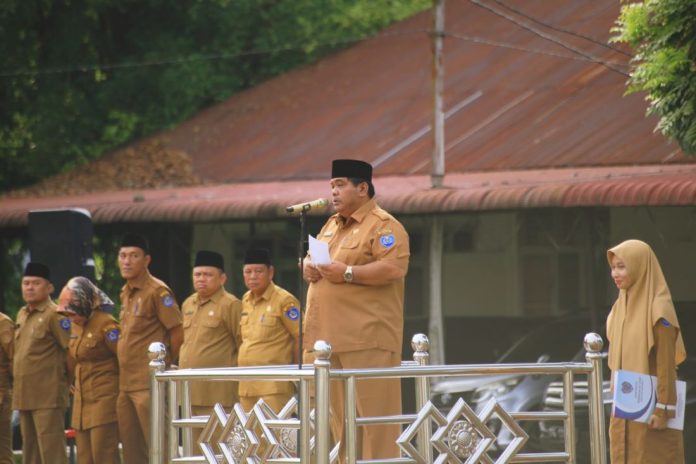 Asisten III Zaid Harahap menjadi inspektur upacara apel gabungan Pemkab Labuhanbatu