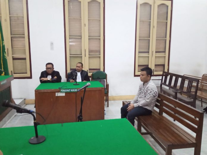 Azlansyah Hasibuan saat menjalani sidang putusan di Pengadilan Tipikor pada PN Medan