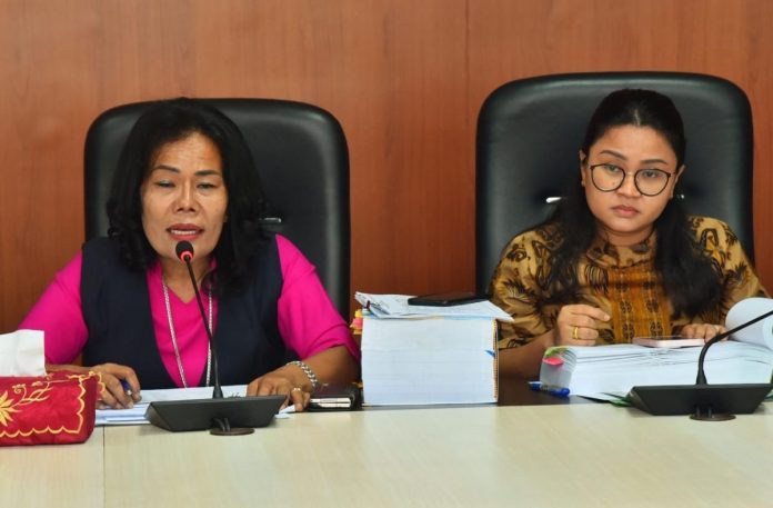 Margaret dan Modesta saat berbicara dalam rapat pembahasan LPj Walikota Medan pelaksanaan APBD TA 2023