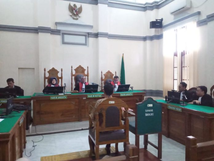 Salah satu terdakwa korupsi koneksitas PT PSU, Gazali Arief, saat menjalani sidang putusan