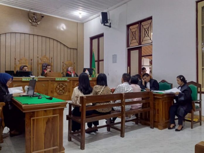 Sidang pemeriksaan saksi-saksi kasus penganiayaan di parkiran Mal Centre Point. (f:deddy/mistar)