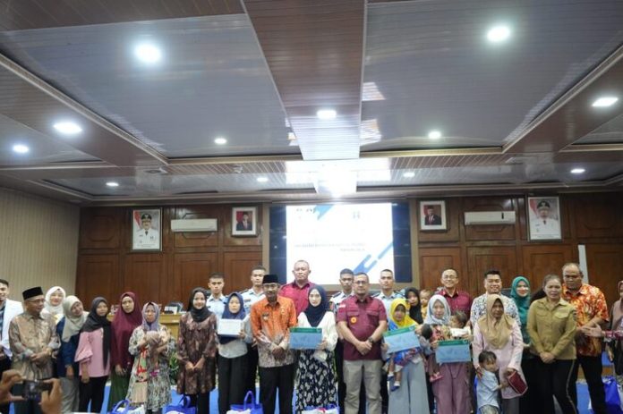 Walikota Binjai Amir Hamzah bersama peserta Asesmen Audit Kasus Stunting Tahap Pertama Kota Binjai Tahun 2024 (f:ist/mistar)