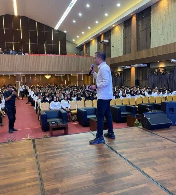 Pj. Wali Kota Tebing Tinggi, Dr Moettaqien Hasrimi menjadi narasumber memotivasi seluruh PPPK tahun 2023 di lingkungan Pemerintah Provinsi Sumatera Utara.(f:ist/mistar)