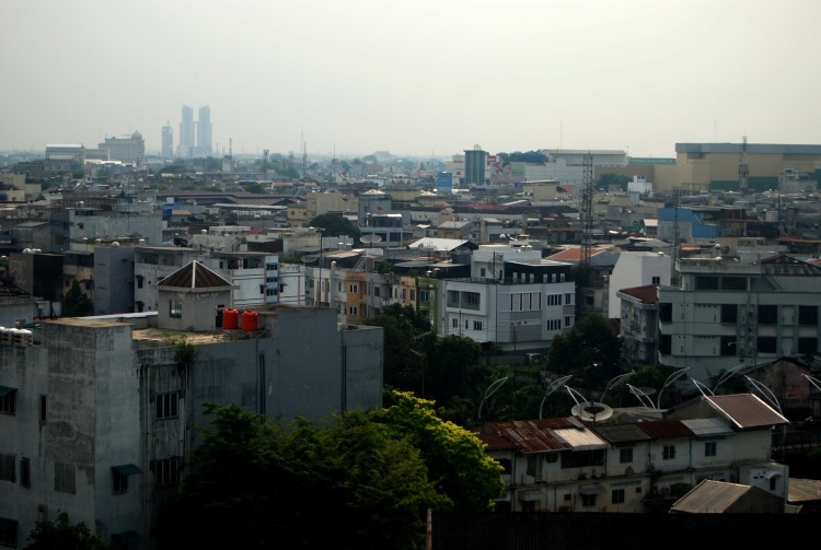 Pemukiman padat penduduk di Kota Medan