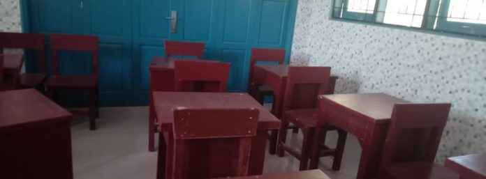 Perlengkapan meja dan kursi yang diterima SMP Negeri di Deli Serdang