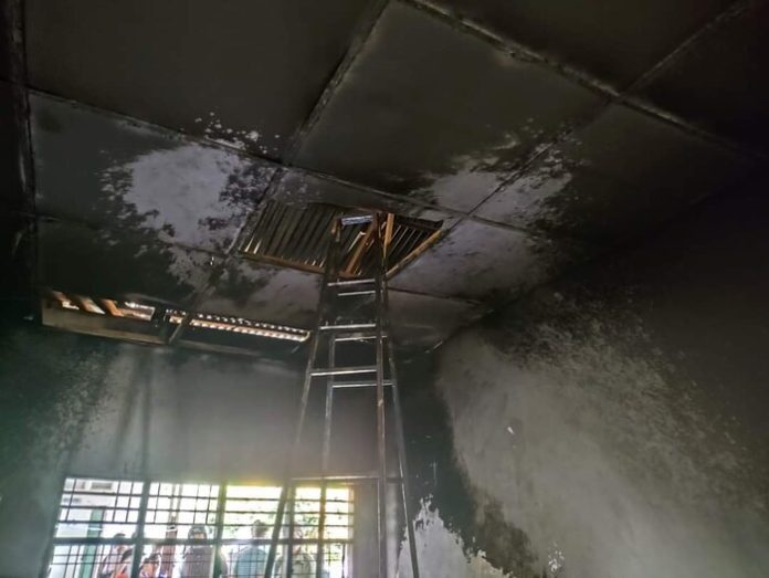 Ruang asrama pesantren Sabilul Mukminin yang terbakar (f:ist/mistar)