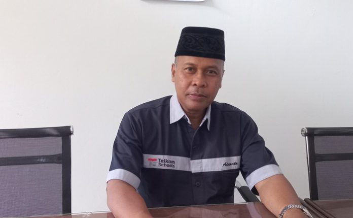 Adrianto, Kepala Sekolah Menengah Kejuruan Telkom Medan (f:susan/mistar)