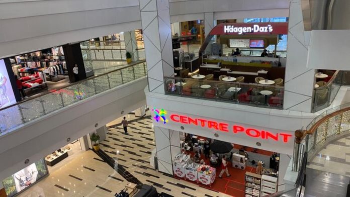 Mall Center Point Medan (f:dinda/mistar)