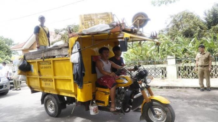 Motor roda 3 seperti ini yang digunakan mengangkat sampah warga Kelurahan Syahmad Lubuk Pakam.(f:ist/mistar)