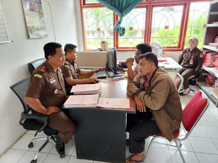 Kacabjari Siborongborong tetapkan dua tersangka terkait anggaran Dana Desa (DD) Lobu Siregar II (f:ist/mistar)