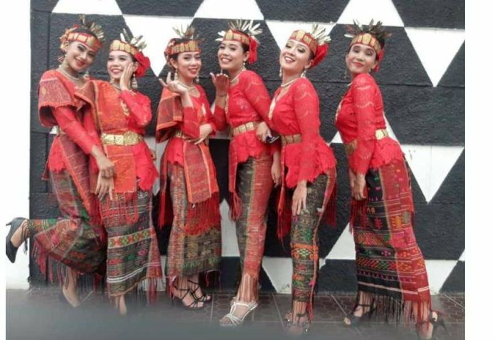 Tim Horas Dancer usai acara pernikahan adat Batak Sumut (f:ist/mistar)