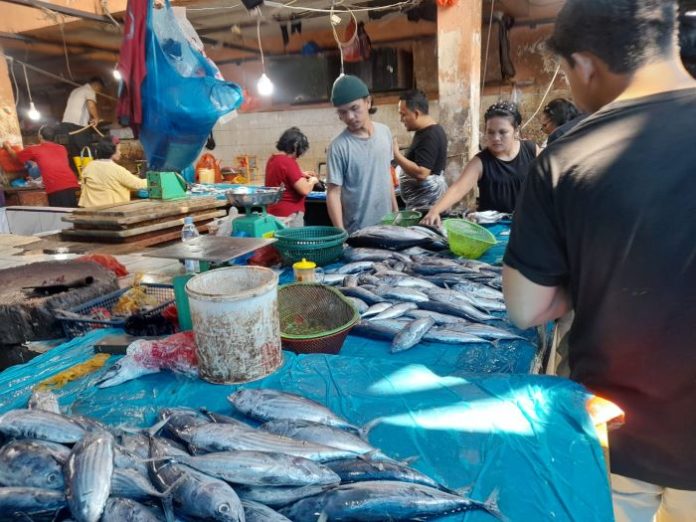 Pedagang ikan di Pasar Dwikora Pematangsiantar