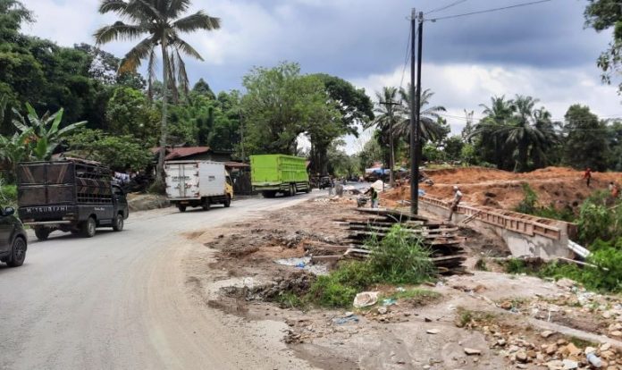 Perbaikan ruas jalan Siantar-Parapat jelang PON XXI 2024