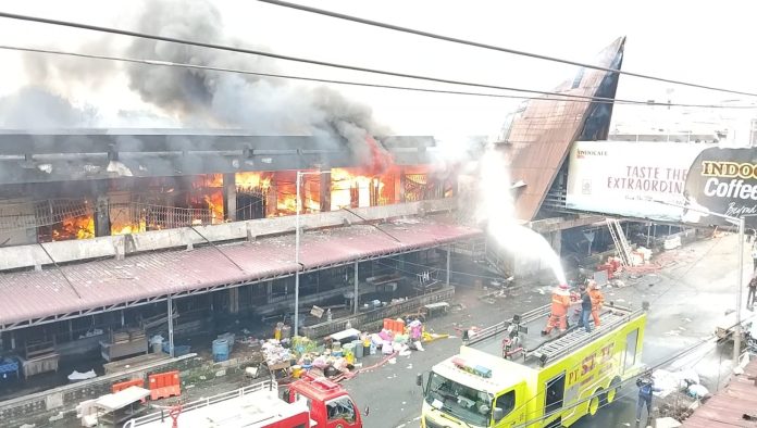 Pasar horas terbakar