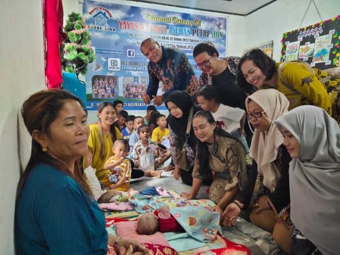 Bakti Sosial KSOPP Danau Toba di Panti Asuhan Putri Sion Siantar.