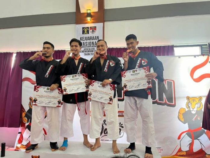 Petugas Lapas Medan saat mengikuti Kejurnas Kempo Menkumham Cup II di Bandung.