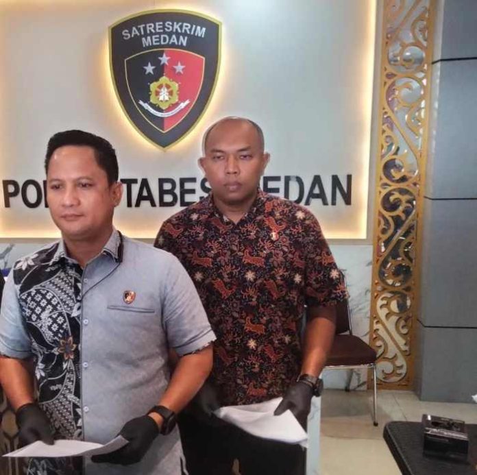 Kasat Reskrim Polrestabes Medan, Kompol Jama Kita Purba saat merilis hasil tangkapannya.