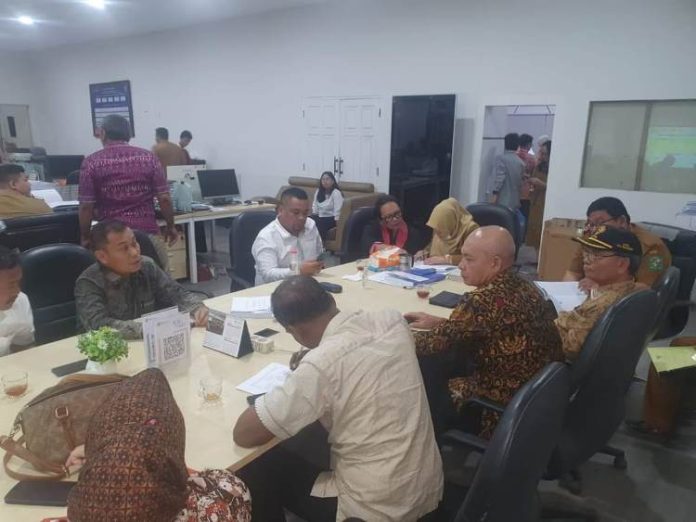 Teks Foto : Tim Pansus RPJPD Kabupaten Simalungun melakukan lawatan ke Bapedalitbang Provinsi Sumatera Utara.