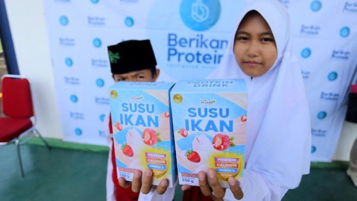 Susu ikan menjadi perbincangan hangat setelah diusulkan sebagai bagian dari program makan bergizi gratis oleh presiden terpilih Prabowo Subianto dan wakil presiden Gibran Rakabuming.