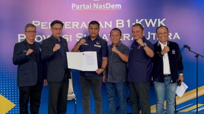 Tim Kedan saat menerima formulir B1-KWK dari Partai NasDem Sumut.