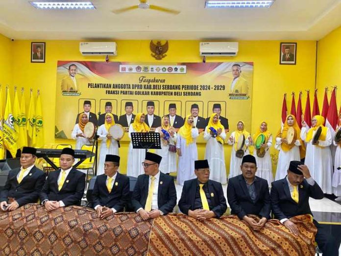 Tujuh anggota DPRD Deli Serdang periode 2024-2029 dari Partai Golkar Deli Serdang ditepung tawari usai dilantik di gedung dewan.