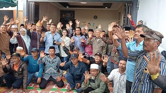 Foto screenshoot Sri Dewi Manik Sekcam Sidikalang yang ikut kampanye terbatas dan tatap muka pasangan calon Bupati/Cawabup Dairi nomor urut 5 Vikner-Wahyu.