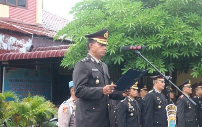 Kompol Ady Santri Sanjaya saat memimpin pelaksanaan Upacara Peringatan Hari Kesaktian Pancasila