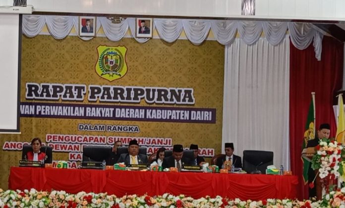 Pengambilan sumpah janji anggota DPRD Dairi masa jabatan 2024-2029 di Gedung Balai Budaya Sidikalang