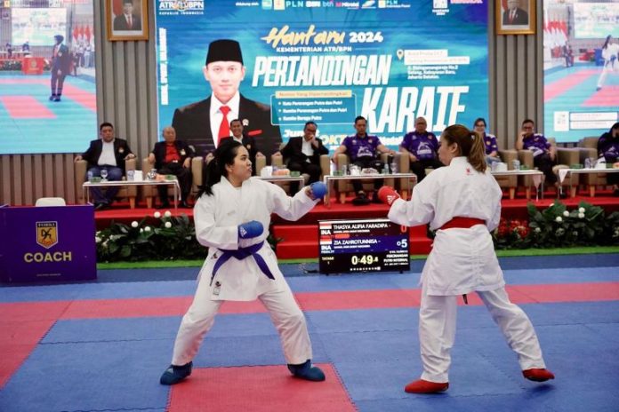 Peserta bertanding di Karate Hantaru 2024