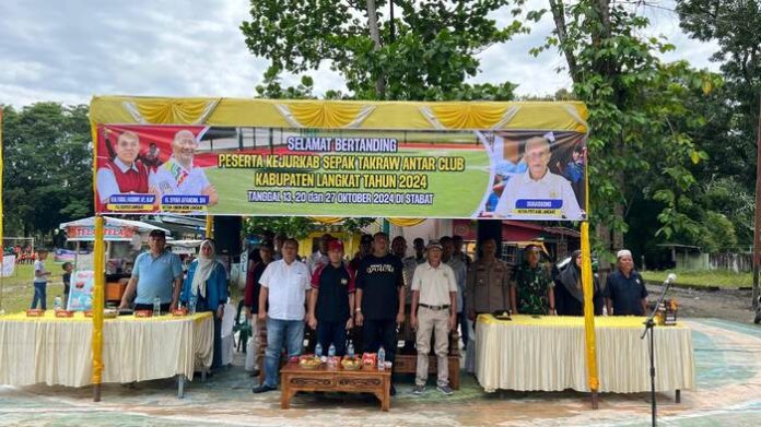 Ketua KONI Langkat membuka kejurkab sepak takraw (f:endang/mistar)