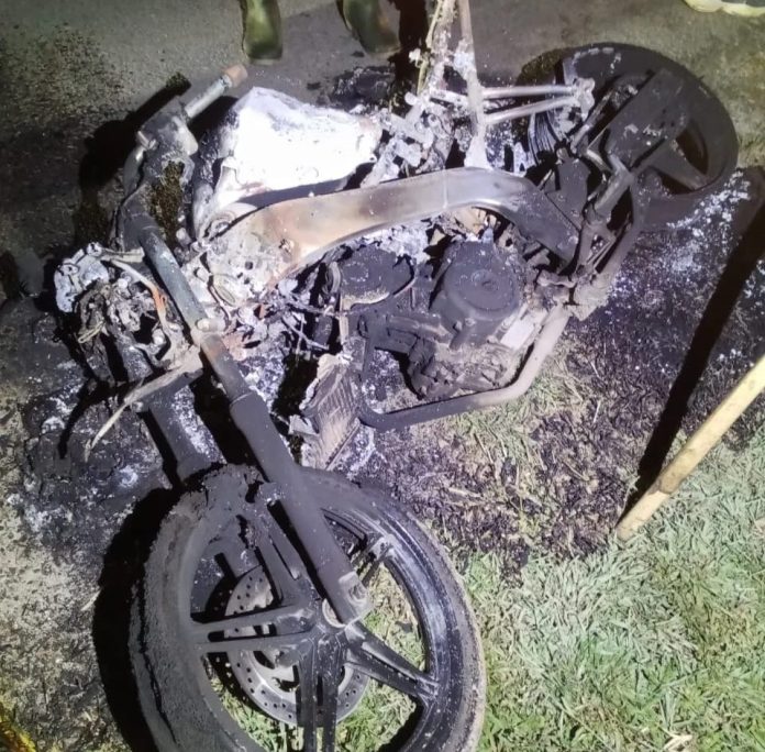 Sepeda motor satpam PT Lonsum TBk yang dibakar pencuri sawit