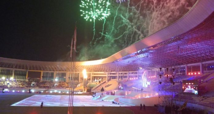 Suasana pembukaan Peparnas Solo di Stadion Manahan