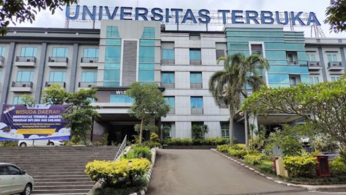 Universitas Terbuka.