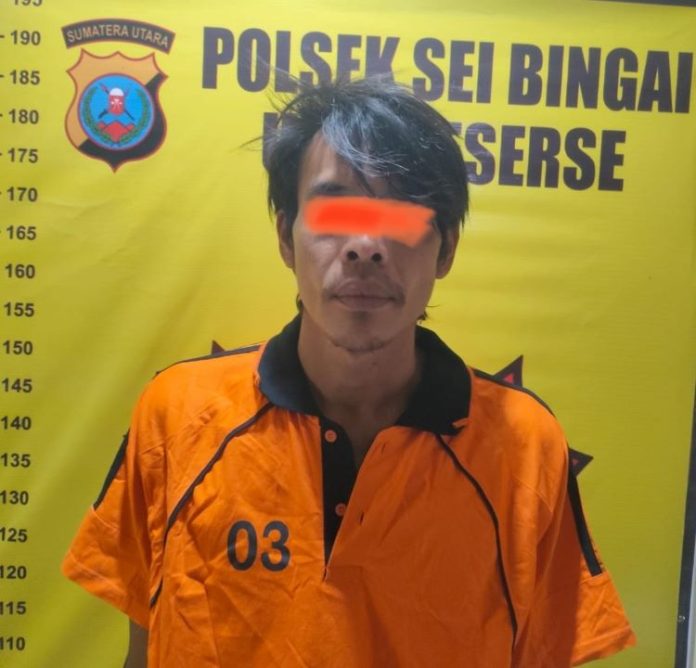 Tersangka curat yang diamankan polisi.