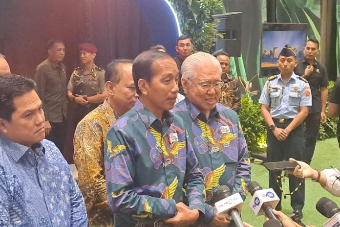 Presiden Joko Widodo (Jokowi) saat diwawancarai wartawan di JCC.