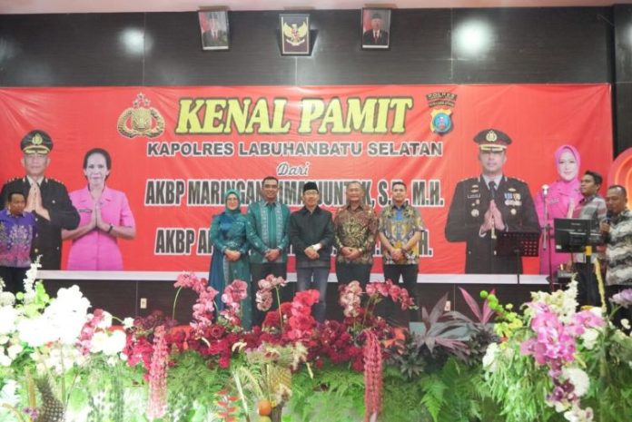 Bupati Edimin bersama Kapolres yang lama dan yang baru.