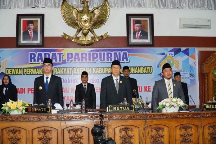 DPRD Kabupaten Labuhanbatu menggelar Sidang Paripurna Istimewa dalam rangka HUT ke-79 Kabupaten Labuhanbatu, Kamis (17/10/24), di Gedung Paripurna DPRD, Jalan SM Raja, Rantauprapat.