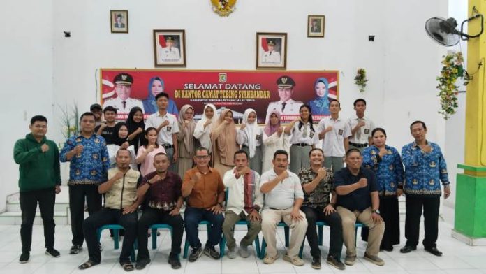 Foto bersama usai kegiatan.