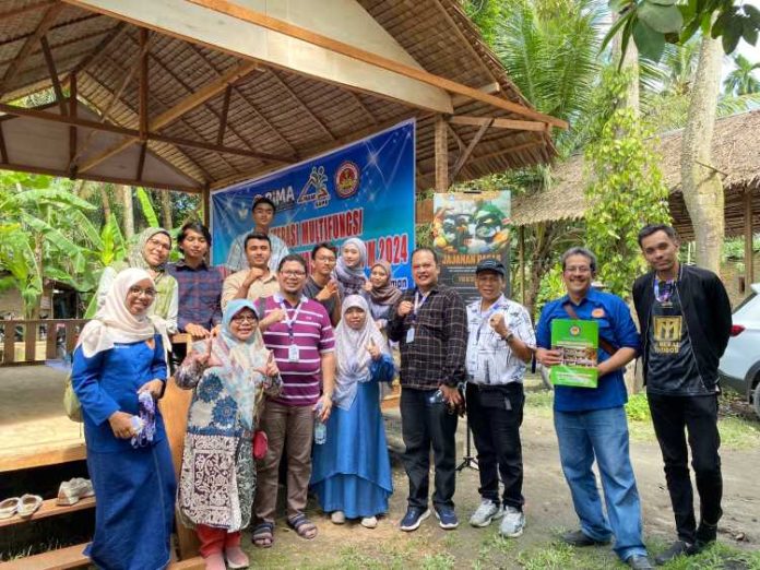 Pondok dan Pentas Literasi yang diberikan Universitas Darmawangsa kepada Kuliner Warga Kawan Lama, untuk meningkatkan nilai budaya.